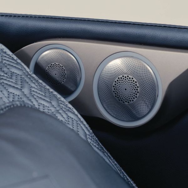 Встроенные динамики и Bluetooth‑аудио